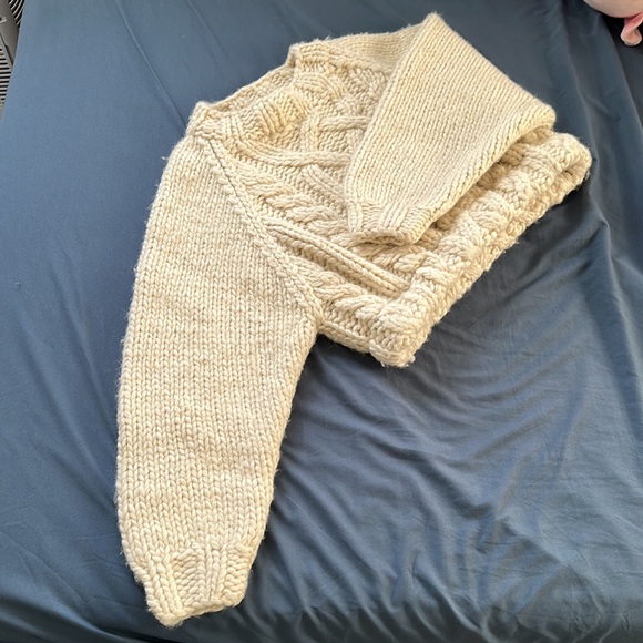 SOLD Vintage Chunky Hand Knit Authentic Gap Clothing 100% Wool Sweater - Picture 15 of 17